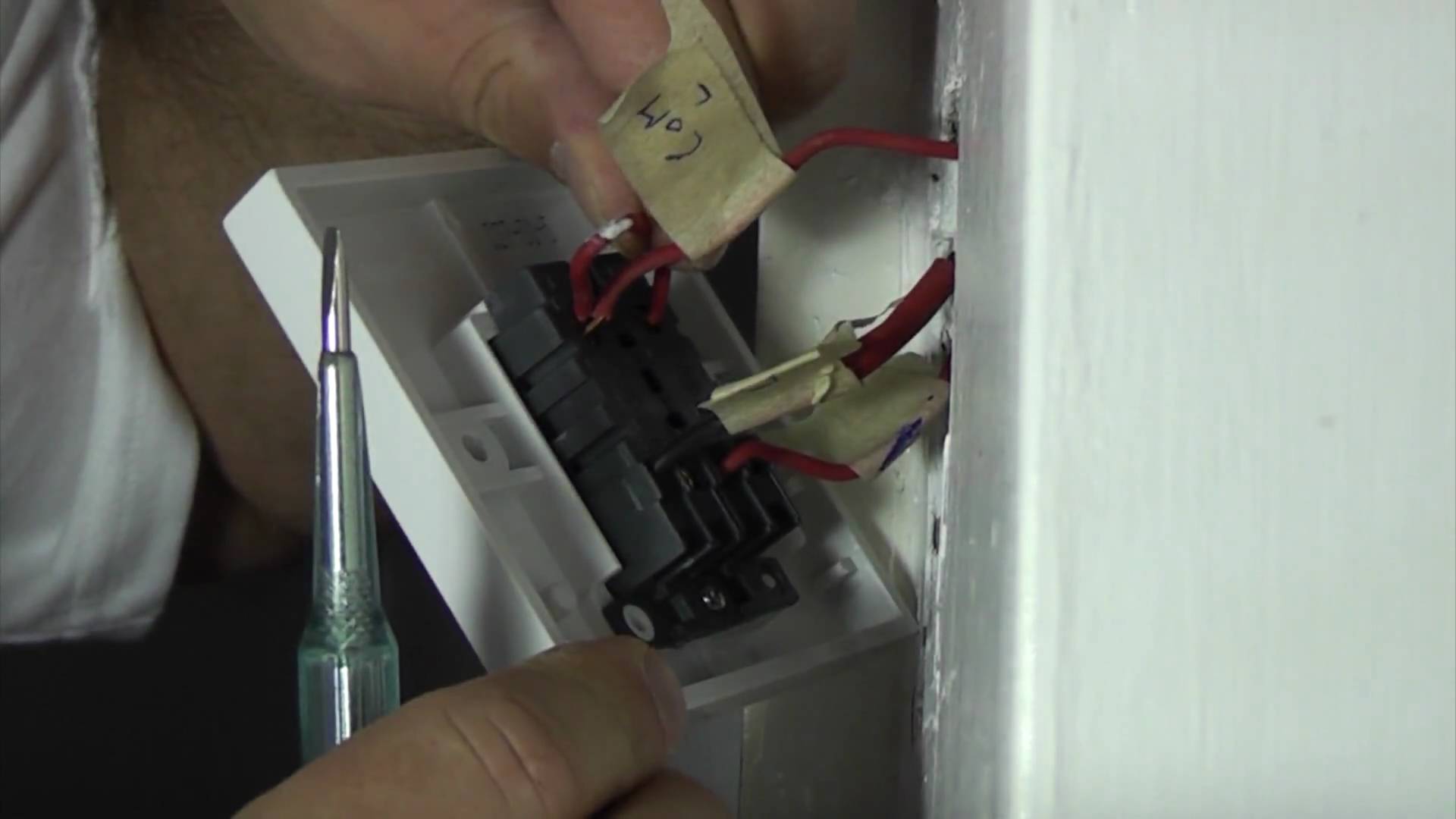 AC electrical switches replacement service in Dubai