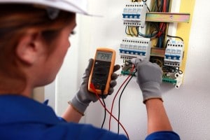 Professional Electrician in Dubai2